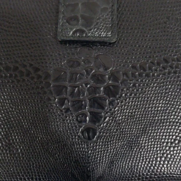 Authentic Salvatore Ferragamo Black Leather Bi-Fold Wallet – Luxury 4.75x4-inch